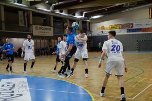 Read more about the article Sosedski derbi postregel z infarktno končnico in delitvijo točk